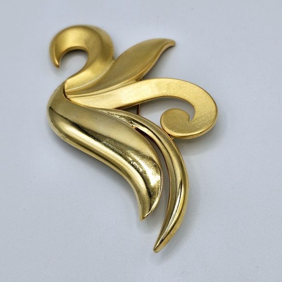 Casual Corner Floral Swirl Brooch Vintage Modernist Statement Gold Tone Pin - Picture 2 of 9